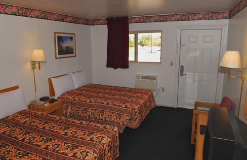 Feldman's Hotel | Stone Inn Extended Stay U of A