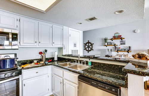 Seven Coves Apartamento | Resort-Style Lake Conroe Retreat with Balcony and View
