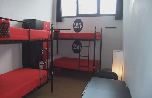 Deustuko San Pedro-Erribera Hostal | Bilbao Akelarre Hostel