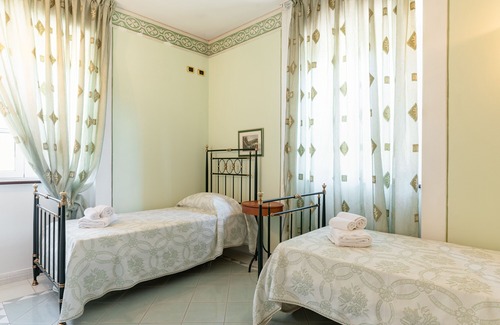 Diecimo Cama Y Desayuno | Lucca Franco's Villa