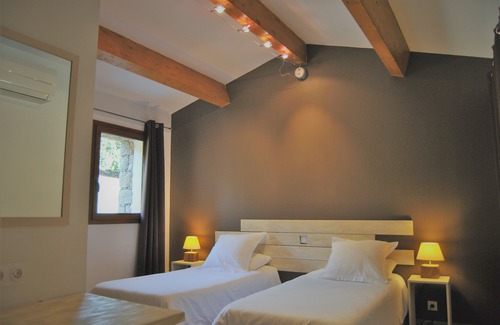 Guitera-les-Baines Cama Y Desayuno | Maison d'Hôtes Zella