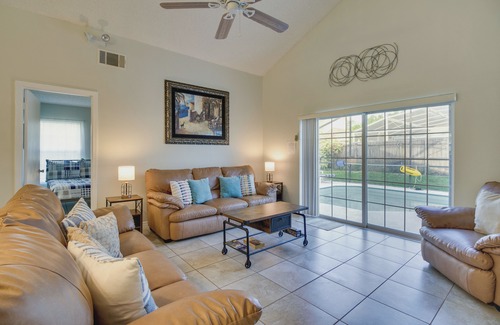 Buena Ventura Lakes Casa | Sunny Kissimmee Home with Pool about 12 Mi to Disney!