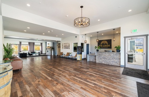 Wapato Point Hotel | The Lodge Lake Chelan