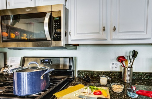 Seven Coves Apartamento | Resort-Style Lake Conroe Retreat with Balcony and View