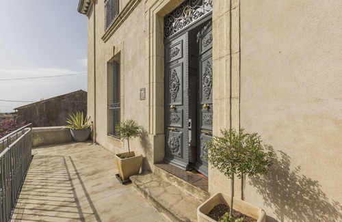 Neffies Cama Y Desayuno | Maison Dix Chambres d'hôtes et Espace SPA Bien être