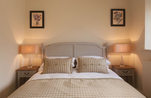 Shipton under Wychwood Hotel | The Crown at Shipton