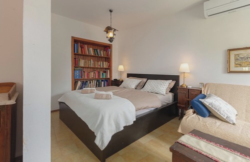Koper Apartamento | Fairy-tale Tiny House From 17th Century