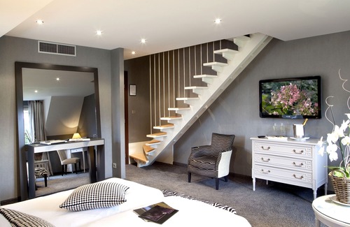 Saint-Hippolyte Hotel | Logis Hotel Le Parc & Spa