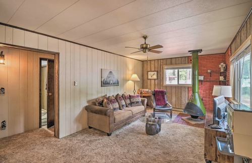 Torreon Casa | Show Low Cabin with Fire Pit Near Hiking!