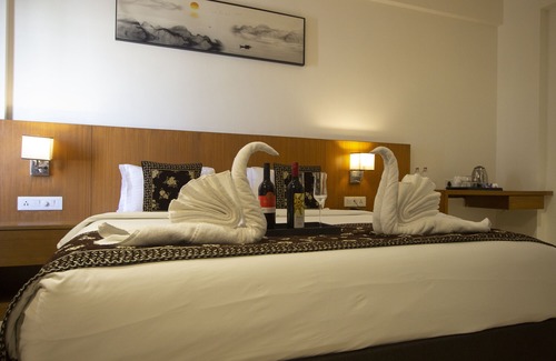 Rajgurunagar Hotel | Monarch Express
