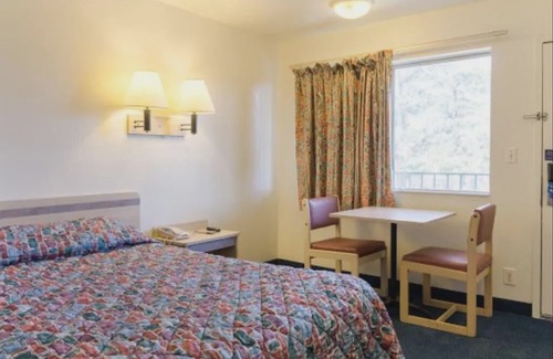 Summit Station Hotel | Loyalty Inn Columbus