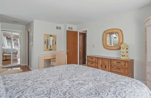 Seabreeze Condominio | Bayfront to Beach Beauty Access to bay