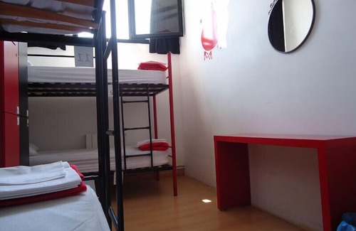 Deustuko San Pedro-Erribera Hostal | Bilbao Akelarre Hostel