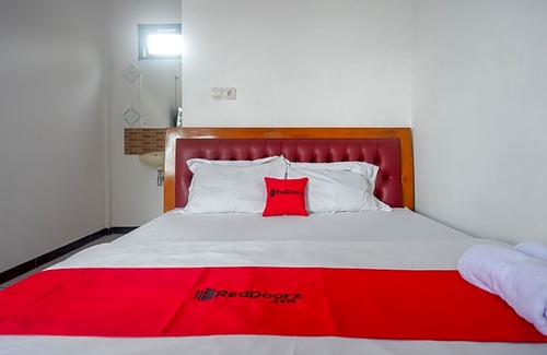 Wonosobo Hotel | RedDoorz near Alun Alun Wonosobo 2