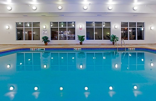 Buffalo Hotel | Holiday Inn Express Buffalo By IHG