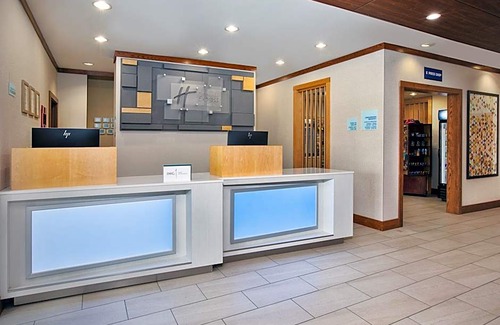 Buffalo Hotel | Holiday Inn Express Buffalo By IHG