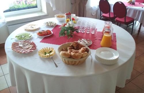 Brzezinka Hotel | Zajazd Skorpion B&B