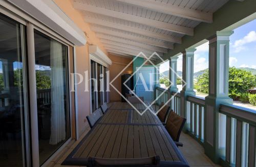 Bellevue Apartamento | 5 bed-rooms Beach-front Duplex of 189 m2 at Orient Beach