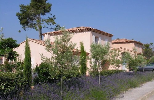 Nans-les-Pins Villa | Villa con lavavajillas, en un entorno verde