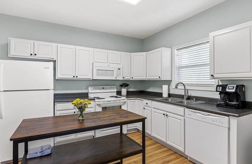 Lexington Apartamento | This apartment is a 2 bedroom(s), 2 bathrooms, located in Lexington, KY.