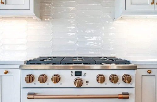 Gold Coast Condominio | Come vacation at this 4 bedroom, 3 bath beach front property.