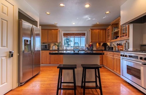 South Seattle Casa | Short Drive to Stadiums - Large 4 Bedroom House