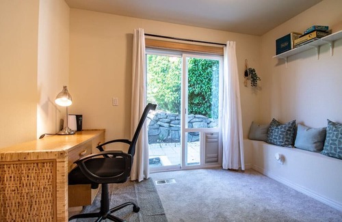 South Seattle Casa | Short Drive to Stadiums - Large 4 Bedroom House