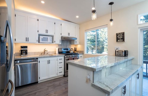 Carnelian Bay Casa | Dog Friendly Home Near Hiking/Biking Trails and Ski Resorts, EV charger