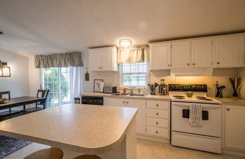 Hendersonville Casa | Hideaway@Prestwood Farm