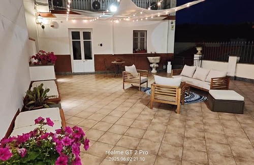 Carini Apartamento | Cute Deluxe cozy room with bathroom, kitchen and garden