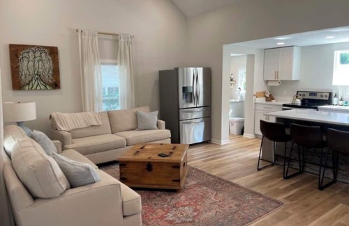 Fort Mill Casa | COZY Downtown FORT MILL...1/2 block to MAIN STREET Restaurants* (3 bd, 2 ba)