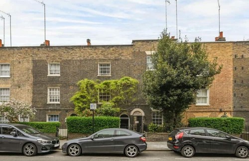 Churchill Casa | Stylish & Chic! A Georgian House in Zone 1!