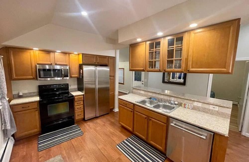 West Bloomfield Casa | Union Lake Retreat**