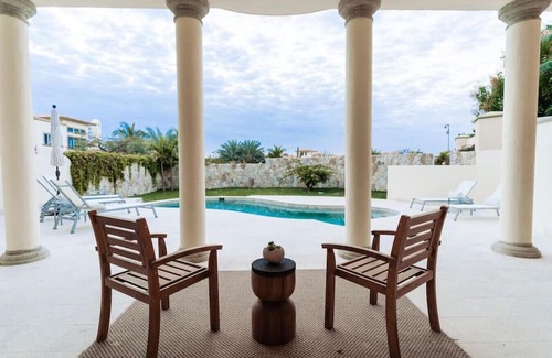 Cabo San Lucas Casa | Luxury Villa Retreat, Pool, 300 yards from BEACH