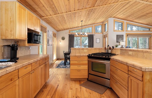 Fraser Casa | Beautiful Rustic Home, 4 BDR + Bonus!