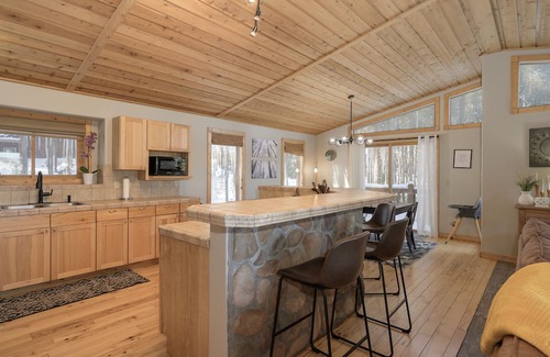 Fraser Casa | Beautiful Rustic Home, 4 BDR + Bonus!