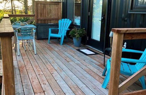 Shemogue Cabina | Oceanfront Shipping Container Studio Retreat | Nature Escape