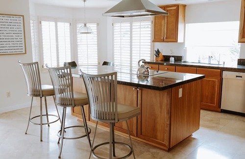 San Diego Casa | Beach and Racetrack Hideaway! Beautiful home in a safe gated Del Mar community.