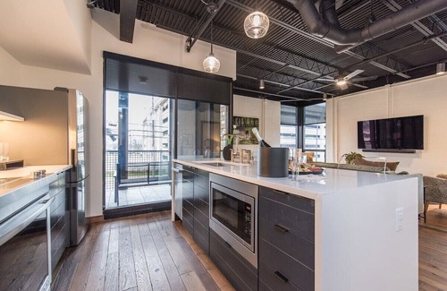 Downtown Apartamento | This serviced apartment is a 2 bedroom(s), 2 bathrooms, located in Lexington, KY.