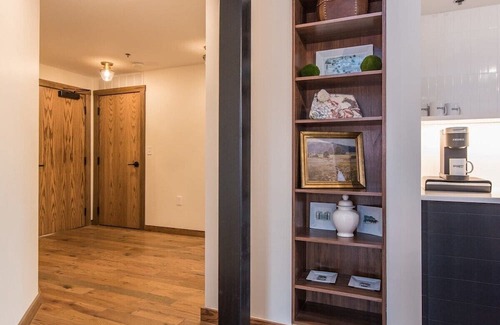 Downtown Apartamento | This serviced apartment is a 2 bedroom(s), 2 bathrooms, located in Lexington, KY.