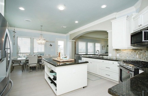 Clear Lake Shores Casa | Spacious, stylish & steps from the action—perfect for your next group getaway