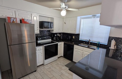 North Arlington Casa | Traveler's Paradise Spacious Comfortable Functional.