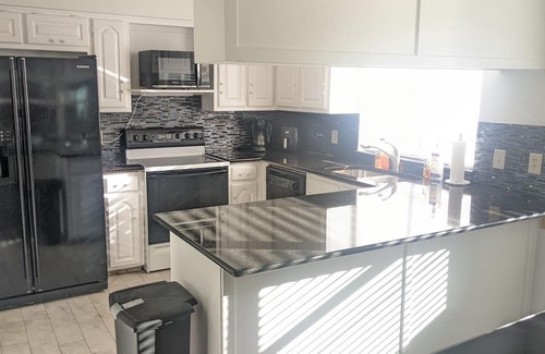 North Arlington Casa | Traveler's Paradise Spacious Comfortable Functional.