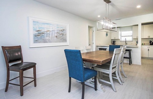 Sanibel Casa | Blind Pass E103 - over 1500 sq ft ~ 8 person occupancy