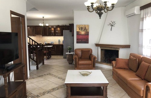 Naxos Town Villa | Naxos Chora Villa ''Vaporias'' with amazing garden