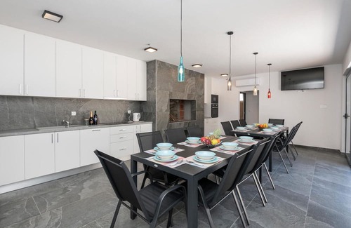 Veliki Prolog Casa | Impresionante casa en Veliki Prolog