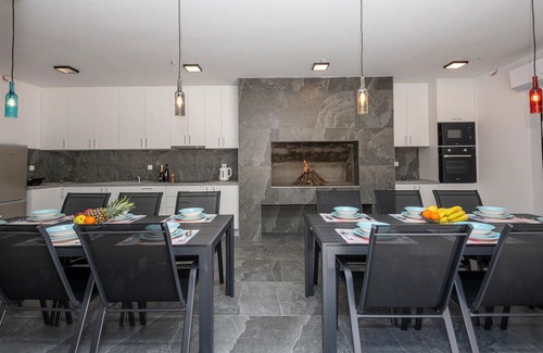Veliki Prolog Casa | Impresionante casa en Veliki Prolog