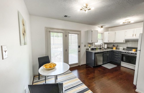 Lexington Casa | Hartland's Hideaway!