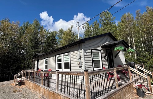 Sainte-Anne-de-Kent Casa | Cozy river view getaway along the Cocagne River.