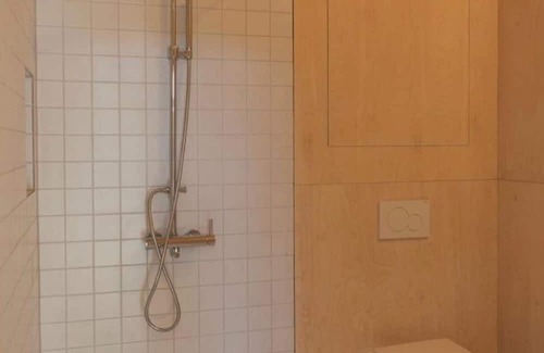Werben Apartamento | GARDEN LEVEL RIGHT